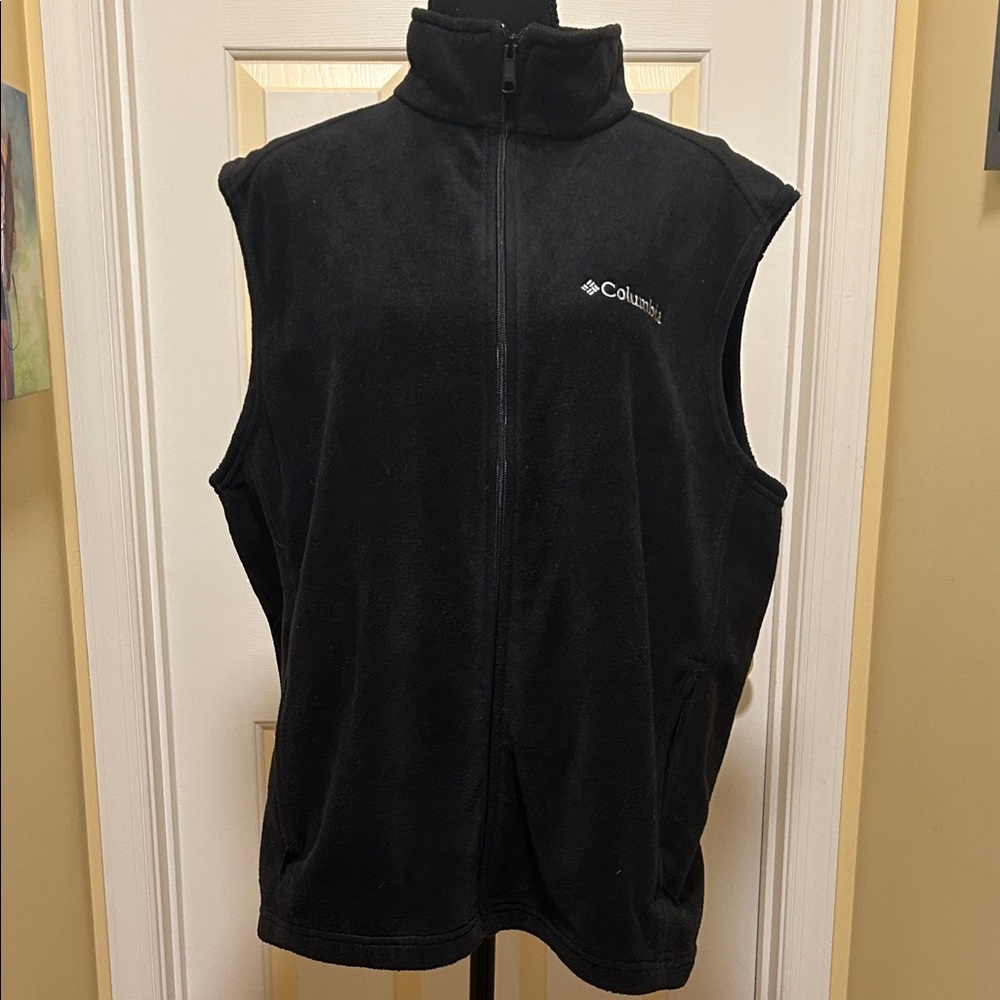 Columbia Black Sleeveless Fleece Vest